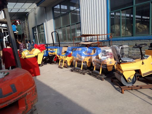 福瑞得機械座駕壓路機，手扶壓路機，小型灌縫機，井蓋切割機及時發(fā)貨