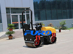 抓住特色打通渠道，全液壓小型壓路機廠家順利發(fā)展