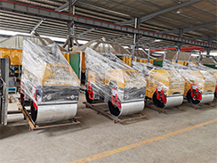 外貿(mào)出口澳大利亞的壓路機、工程照明車包裝發(fā)貨